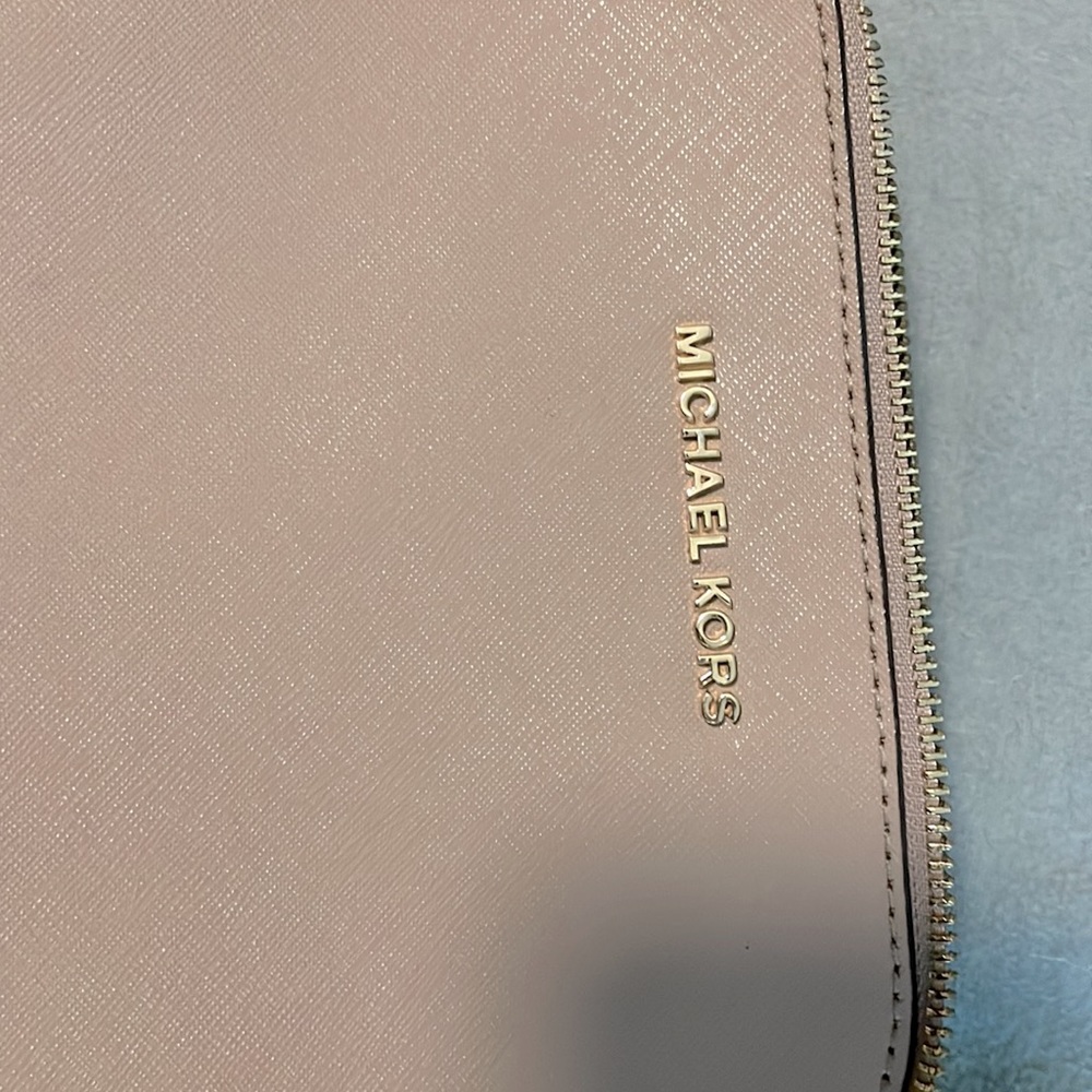 Micheal Kors Bag - Picture 2 of 4